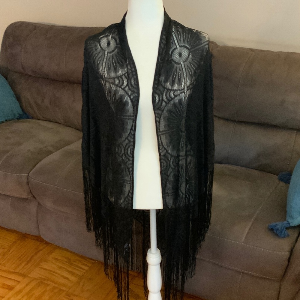 NWOT Black Fringe Lace Kimono